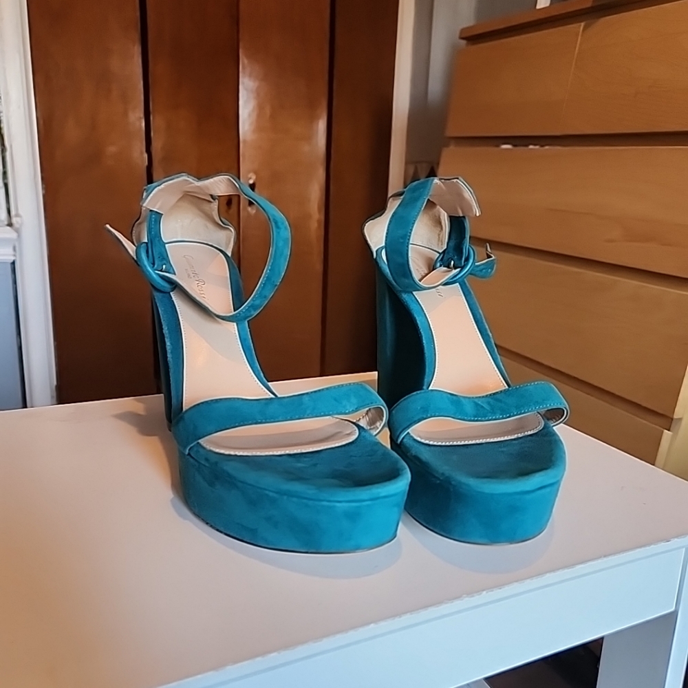 Nwt Gianvito Rossi pumps size 41